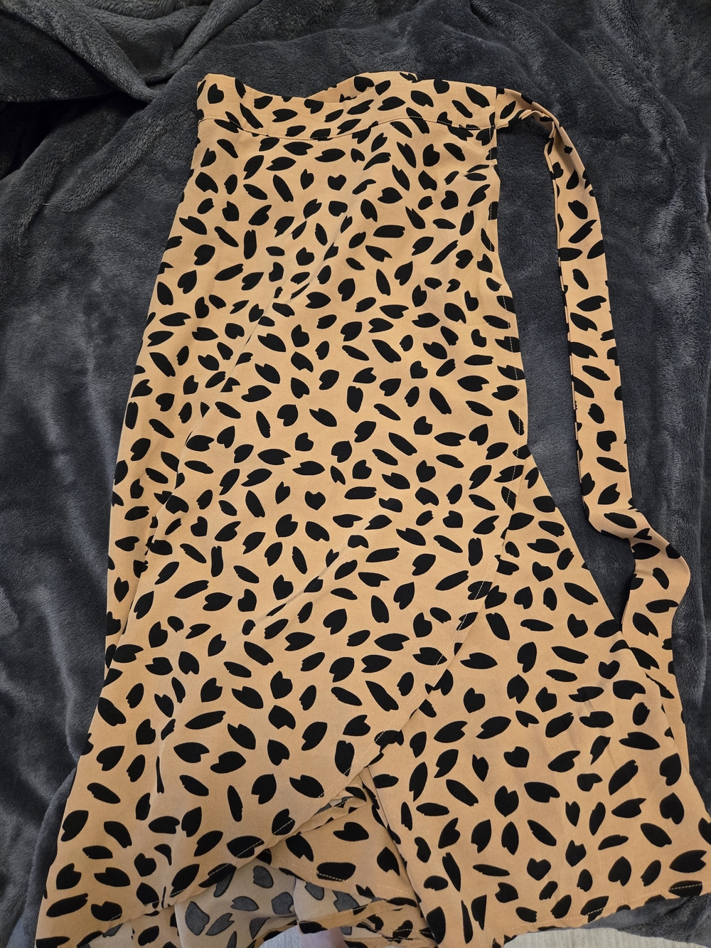 SHEIN Beige and Black Leaf Print Wrap Skirt